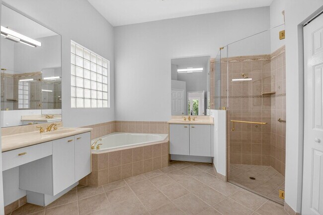 Building Photo - 7032 Vivaldi Ln