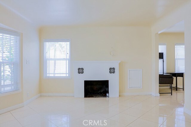 Building Photo - 2920 Los Flores Blvd