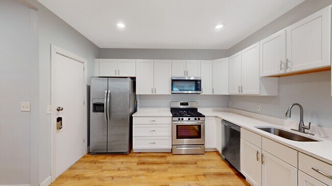 Building Photo - 78 Trenton St