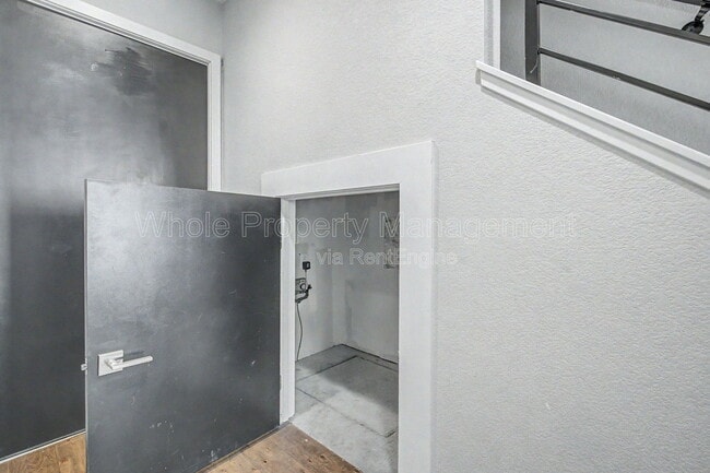 Building Photo - 5737 W 17th Ave