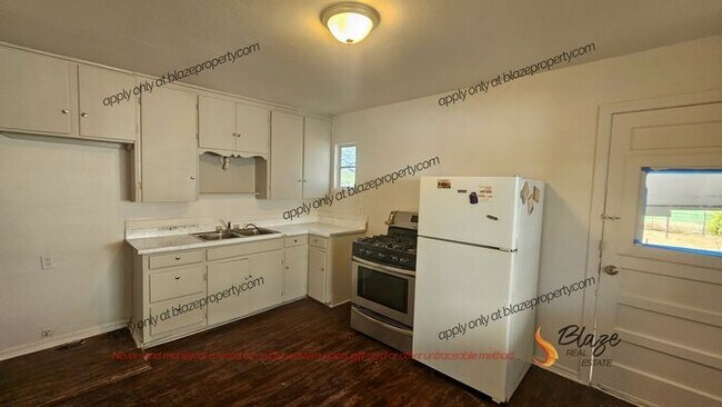 Building Photo - 2 Bed 1 bath Home for rent