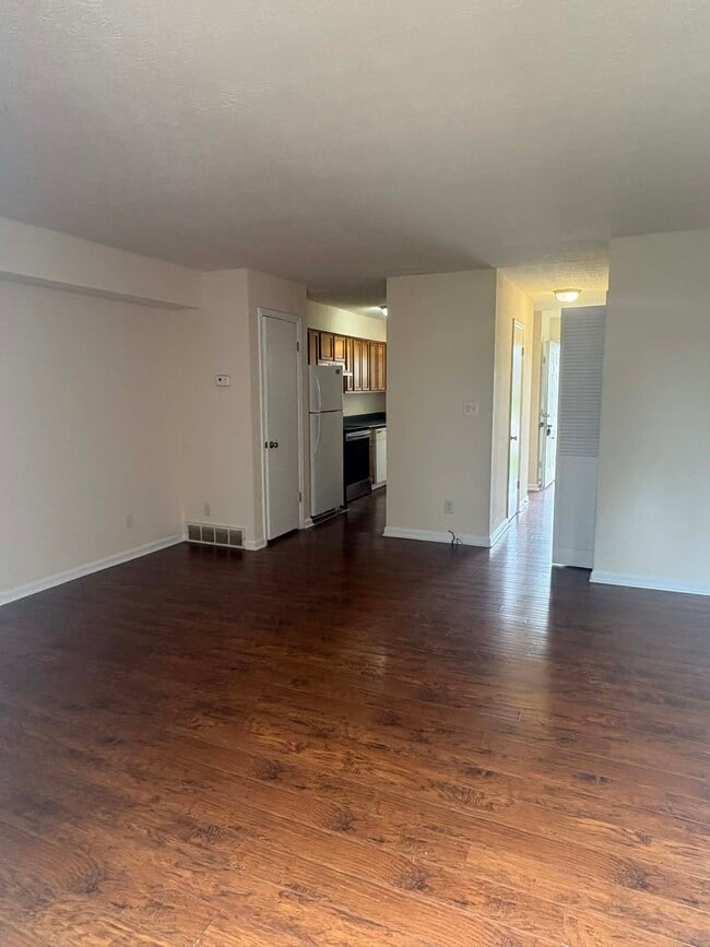 Building Photo - 1708 Highland Way