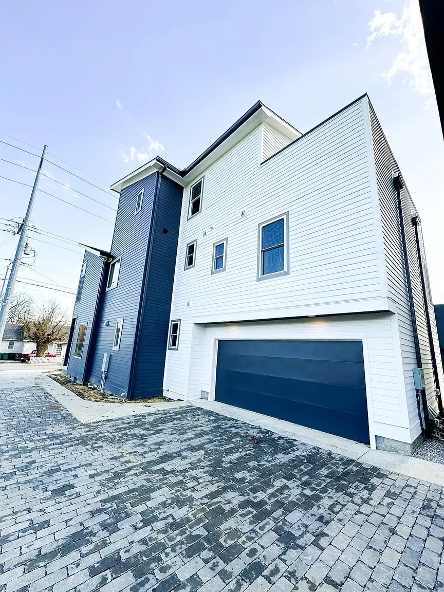 Building Photo - 1607 Martin St