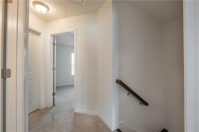 Building Photo - 915 Society Cir