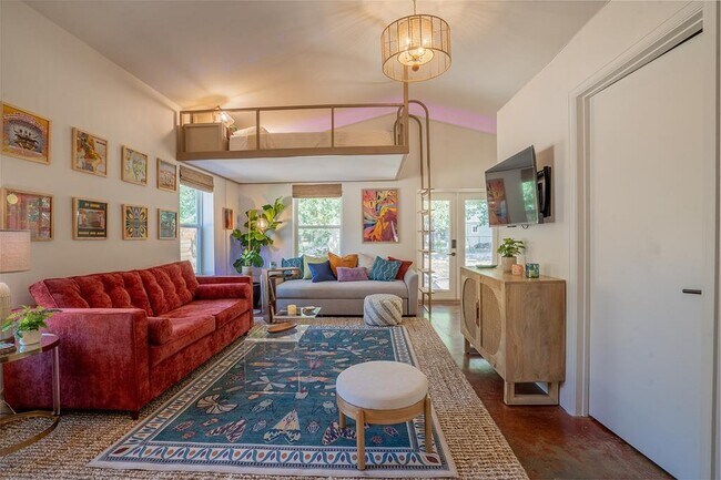 Building Photo - 5200 St Georges Green