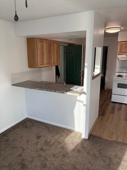 Building Photo - 301 W Abriendo Ave