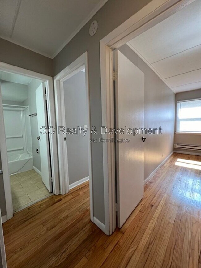 Building Photo - 231 Uteg St