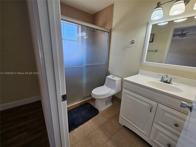 Building Photo - 12611 SW 54th Ct