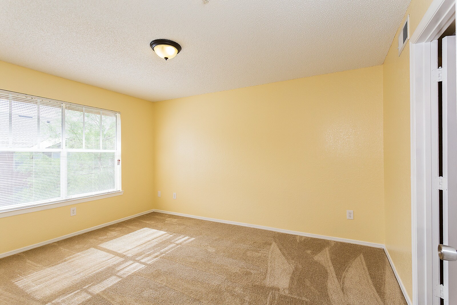 Building Photo - 2208 Antigua Pl