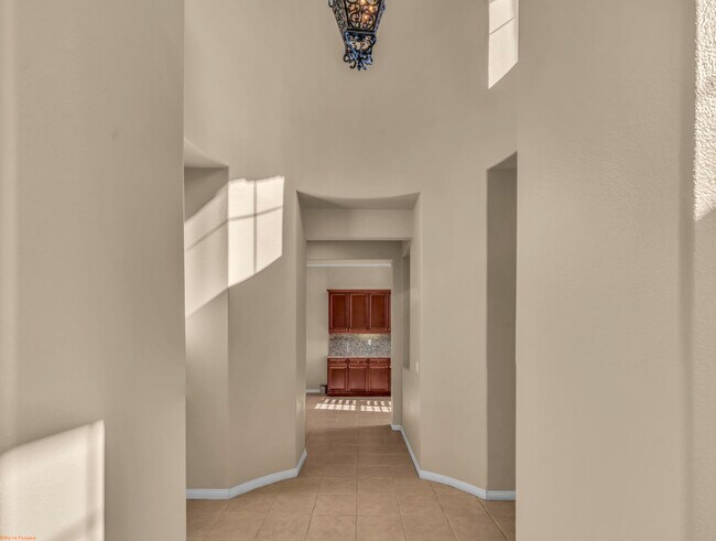Building Photo - 1021 Via Fortuna