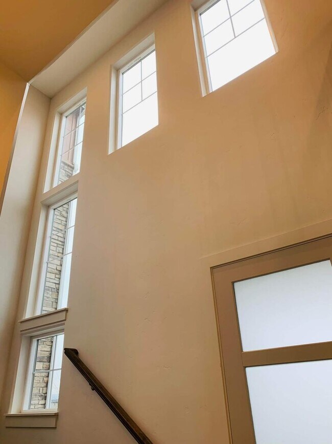 Building Photo - Stunning Home in Harris Ranch with Communi...
