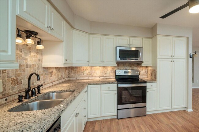 Building Photo - 624 Cimarron Trail