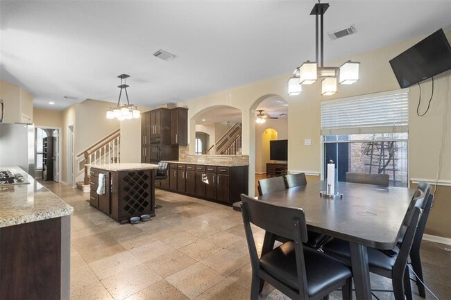 Building Photo - 5803 Song Ridge Ct