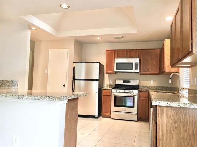 Building Photo - 4935 Linden Pl