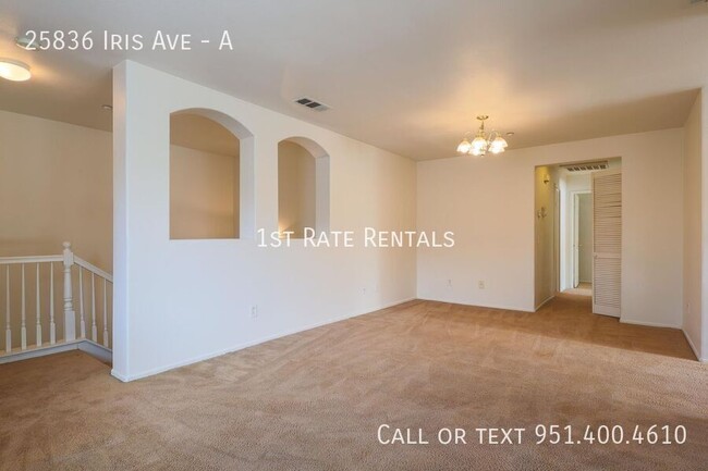 Building Photo - Cute Two Bedroom Condo!!