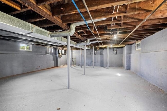 Building Photo - 480 White St