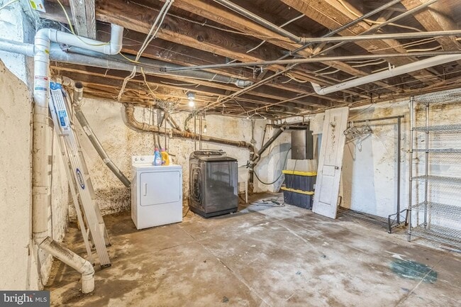 Building Photo - 6825 Ridge Ave