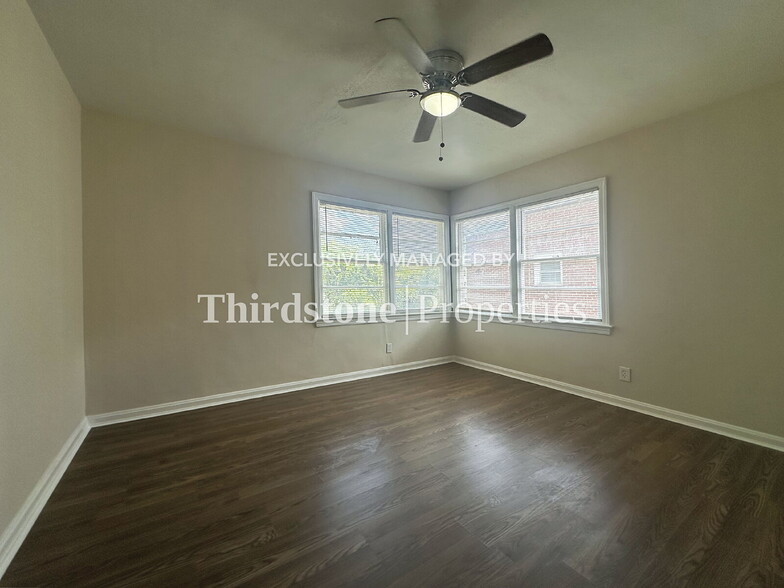 Building Photo - 2659 College St