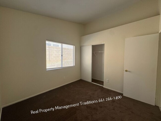 Building Photo - GREAT Westside Home