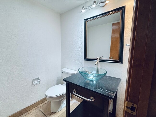 Building Photo - Foothills Hideaway