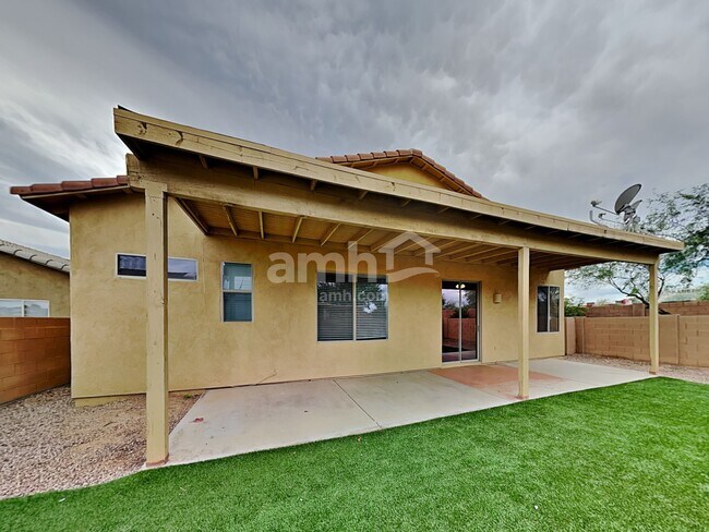 Building Photo - 33 E Calle Vivaz