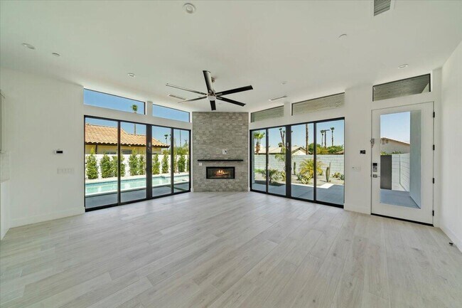 Building Photo - 78525 Orcabessa Dr