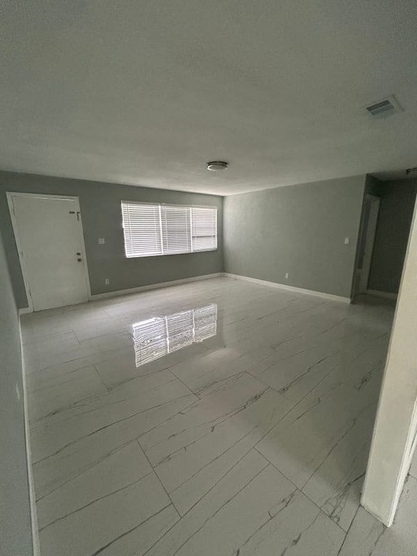 Building Photo - 702 Sharon Terrace