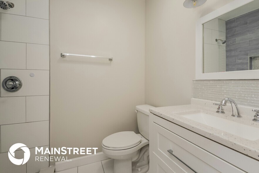 Building Photo - 2803 Glendora Ave