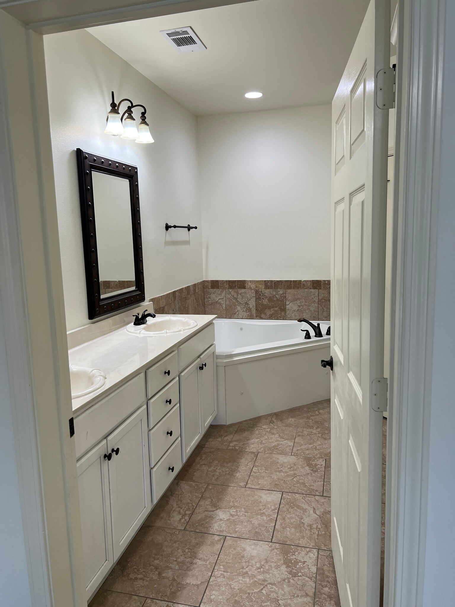 Master Bathroom - 37150 Woodgate Ave