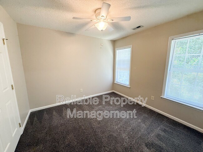 Building Photo - 143 Christine Dr
