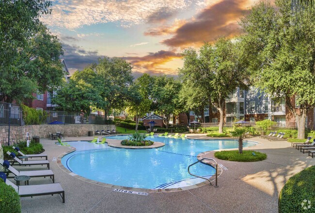 Building Photo - MAA Grand Courtyards