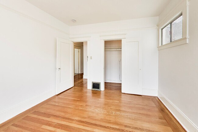 Building Photo - 623-625 8th Ave