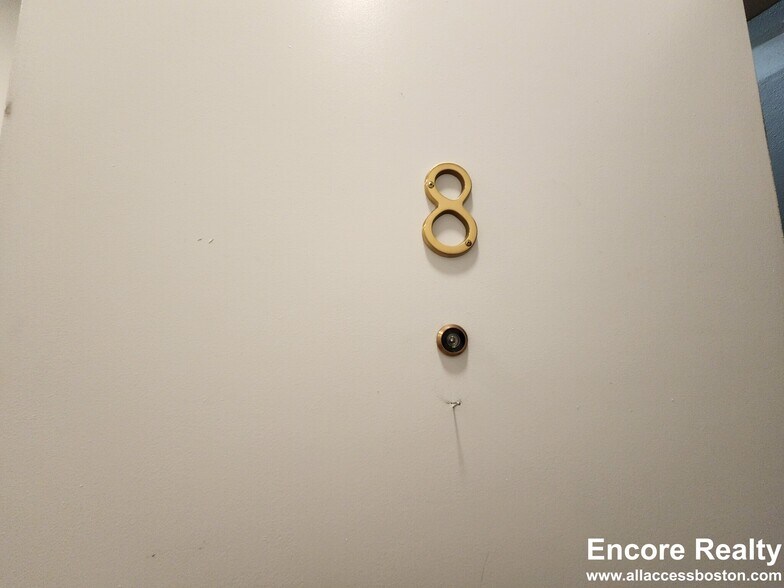 Building Photo - 80 West Cedar St