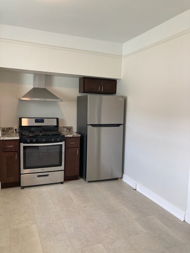 Building Photo - 8810 Oleander St