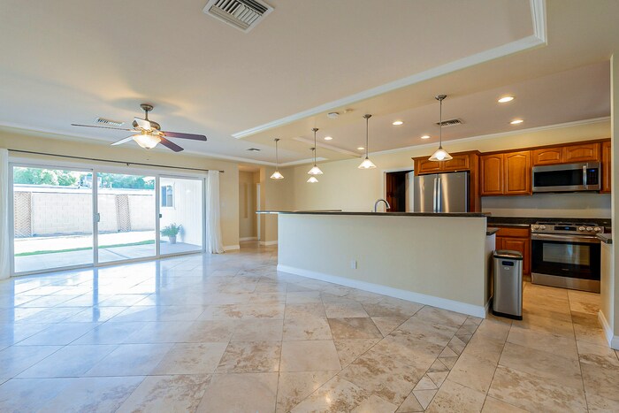 Building Photo - 5201 N 18th Pl