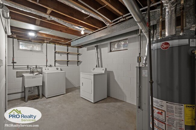 Building Photo - 4359 7th St NE