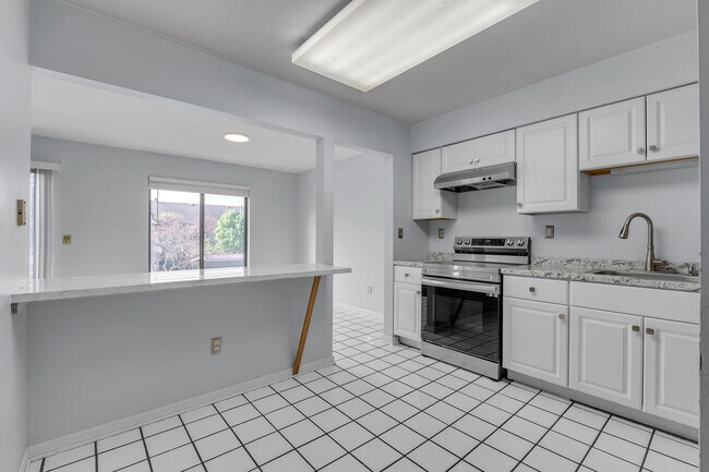 Building Photo - 5406 Carol Run W