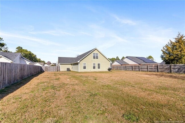 Building Photo - 106 Hawthorn Dr