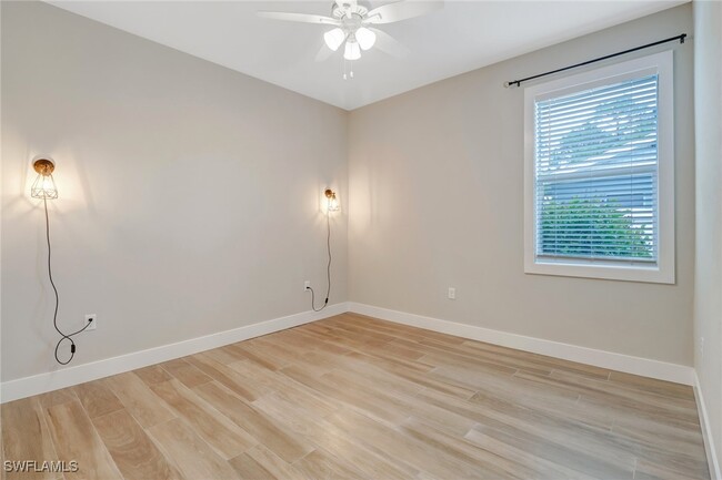Building Photo - 4641 Santiago Ln