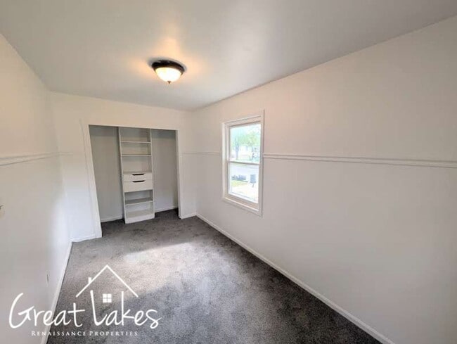 Building Photo - Stunning 2 Bedroom 2 Bathroom now availabl...