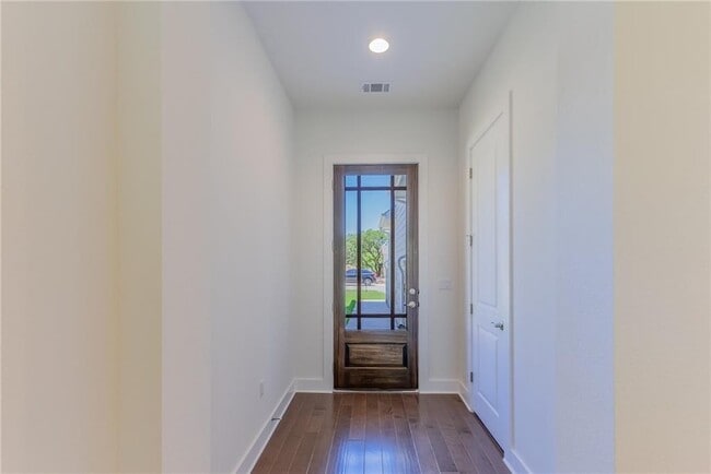 Building Photo - 1617 Woodwind Ln