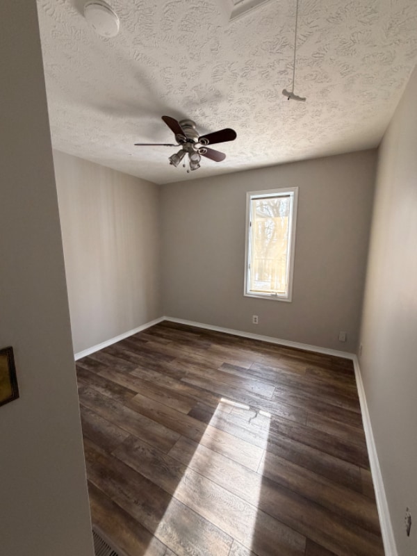 Building Photo - 221 E Glenmore Dr