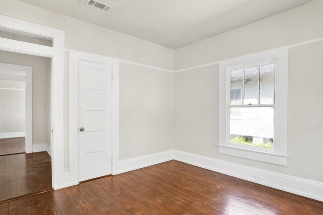 Building Photo - 1157 New St Francis St