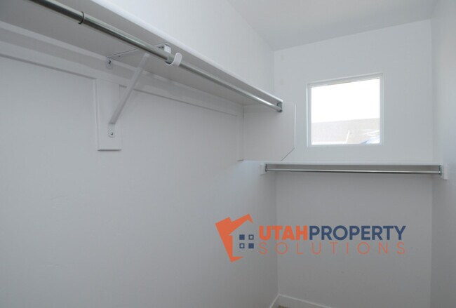 Building Photo - 577 S Windsong Ln