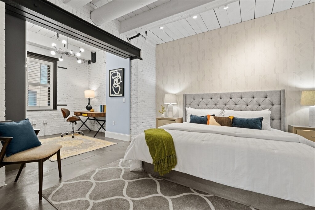 Building Photo - 90 Wareham St