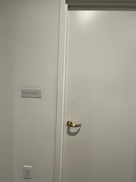 Building Photo - 889 Francisco St