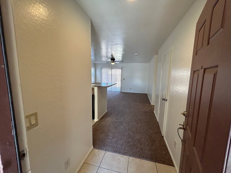 Building Photo - 7028 S 46th Dr