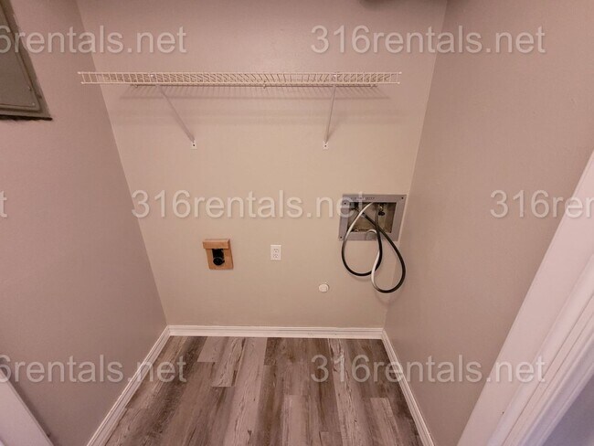 Building Photo - 2135 S Silver St