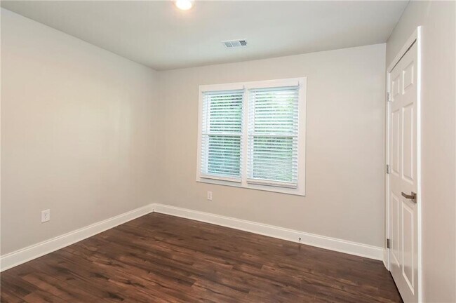 Building Photo - 3969 Carter Dr NW