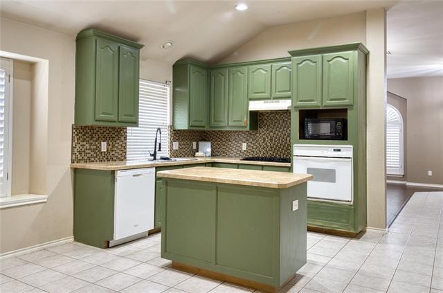 Building Photo - 8755 Sunset Trace Dr